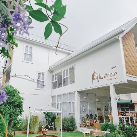 Bloomin' Moon Hostel & Cafe, Chiang Mai Old Town 外观 照片