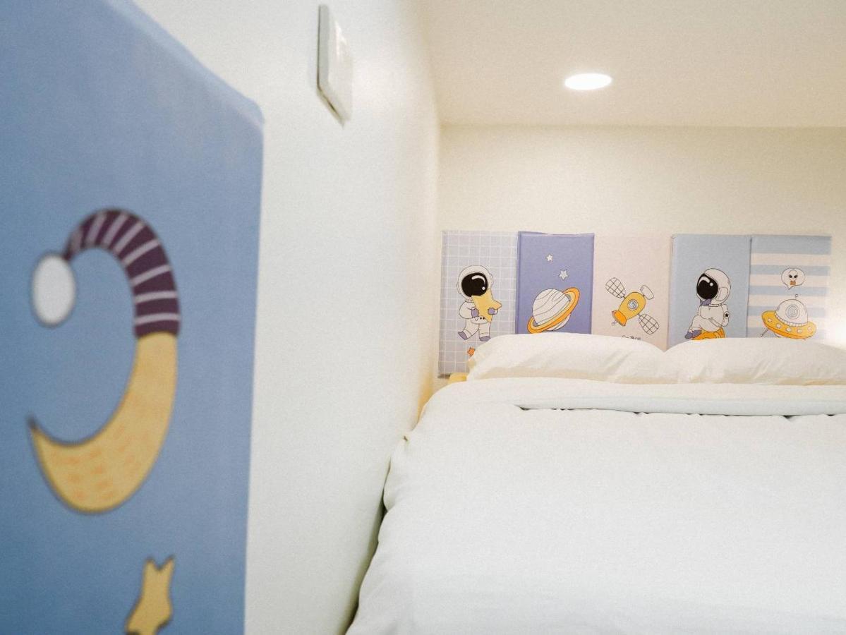 Bloomin' Moon Hostel & Cafe, Chiang Mai Old Town 外观 照片